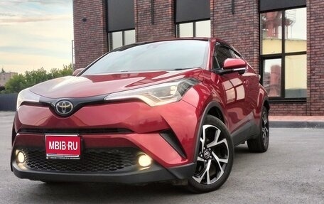 Toyota C-HR I рестайлинг, 2017 год, 1 970 000 рублей, 1 фотография