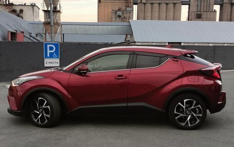 Toyota C-HR I рестайлинг, 2017 год, 1 970 000 рублей, 5 фотография