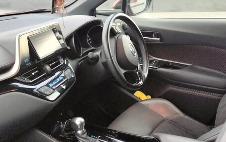 Toyota C-HR I рестайлинг, 2017 год, 1 970 000 рублей, 9 фотография