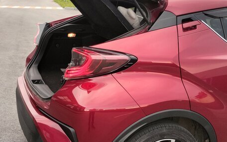 Toyota C-HR I рестайлинг, 2017 год, 1 970 000 рублей, 16 фотография