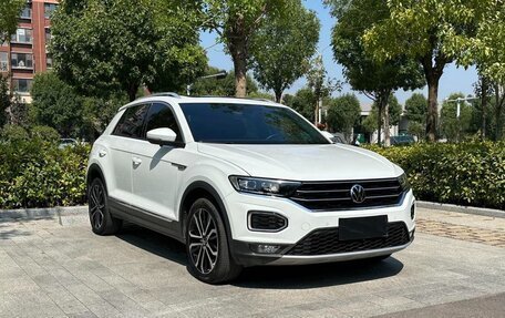 Volkswagen T-Roc I, 2022 год, 1 280 000 рублей, 3 фотография