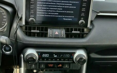 Toyota RAV4, 2019 год, 2 497 000 рублей, 7 фотография