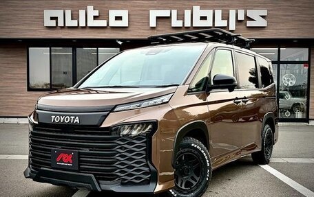 Toyota Voxy, 2023 год, 4 300 000 рублей, 1 фотография