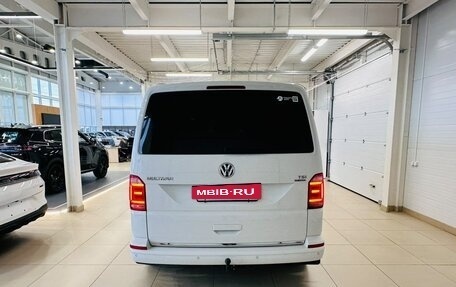 Volkswagen Multivan T6 рестайлинг, 2017 год, 4 399 900 рублей, 5 фотография