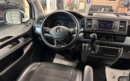 Volkswagen Multivan T6 рестайлинг, 2017 год, 4 399 900 рублей, 14 фотография