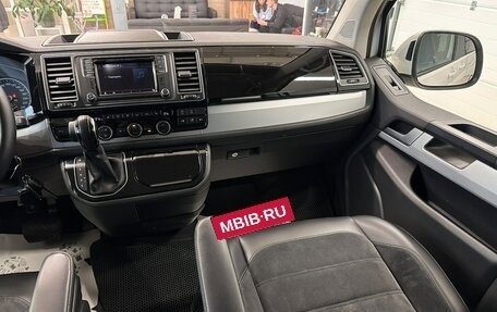 Volkswagen Multivan T6 рестайлинг, 2017 год, 4 399 900 рублей, 15 фотография