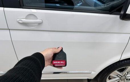 Volkswagen Multivan T6 рестайлинг, 2017 год, 4 399 900 рублей, 28 фотография