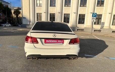 Mercedes-Benz E-Класс, 2013 год, 1 900 000 рублей, 4 фотография