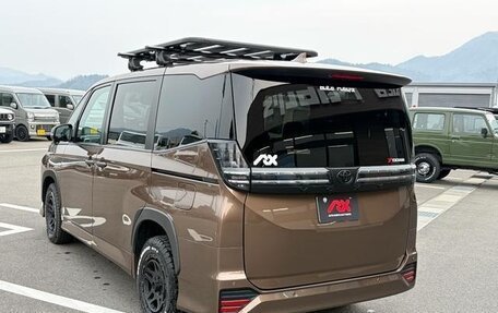Toyota Voxy, 2023 год, 4 300 000 рублей, 8 фотография