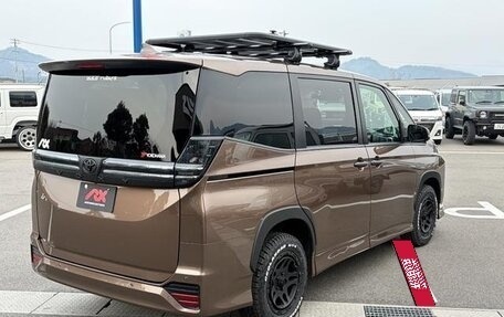 Toyota Voxy, 2023 год, 4 300 000 рублей, 6 фотография