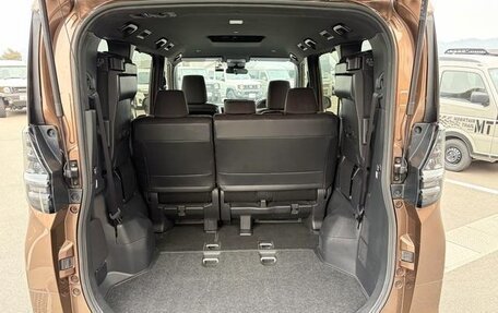 Toyota Voxy, 2023 год, 4 300 000 рублей, 16 фотография