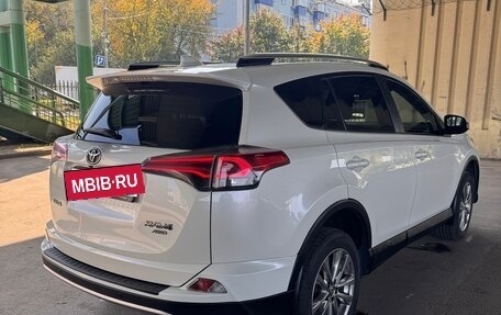 Toyota RAV4, 2017 год, 2 150 000 рублей, 4 фотография