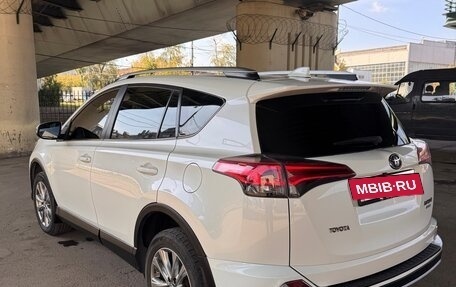 Toyota RAV4, 2017 год, 2 150 000 рублей, 6 фотография