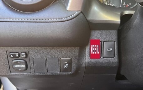 Toyota RAV4, 2017 год, 2 150 000 рублей, 10 фотография