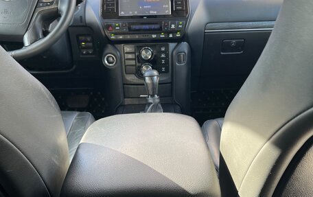 Toyota Land Cruiser Prado 150 рестайлинг 2, 2018 год, 5 990 000 рублей, 13 фотография