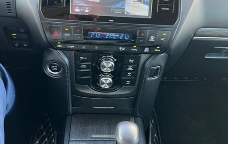 Toyota Land Cruiser Prado 150 рестайлинг 2, 2018 год, 5 990 000 рублей, 12 фотография