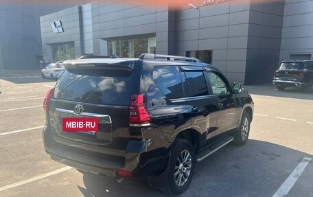 Toyota Land Cruiser Prado 150 рестайлинг 2, 2018 год, 5 990 000 рублей, 3 фотография
