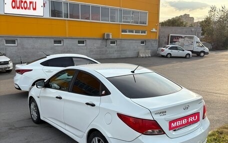 Hyundai Solaris II рестайлинг, 2015 год, 550 000 рублей, 9 фотография