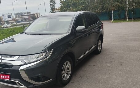 Mitsubishi Outlander III рестайлинг 3, 2021 год, 2 600 000 рублей, 1 фотография