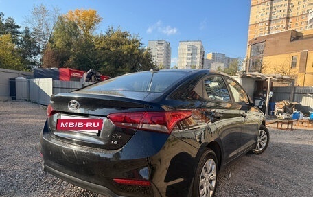 Hyundai Solaris II рестайлинг, 2017 год, 1 235 000 рублей, 3 фотография