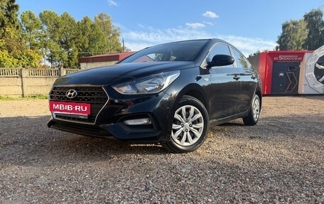 Hyundai Solaris II рестайлинг, 2017 год, 1 235 000 рублей, 2 фотография