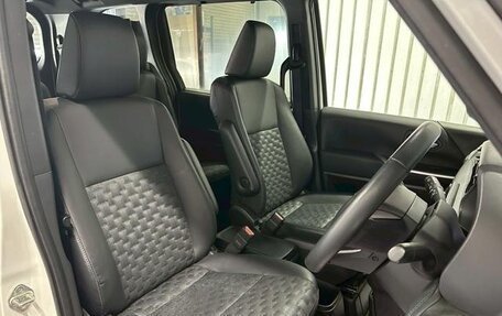 Toyota Voxy, 2023 год, 4 200 000 рублей, 10 фотография