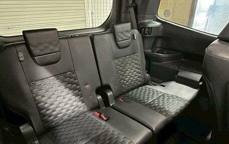 Toyota Voxy, 2023 год, 4 200 000 рублей, 19 фотография