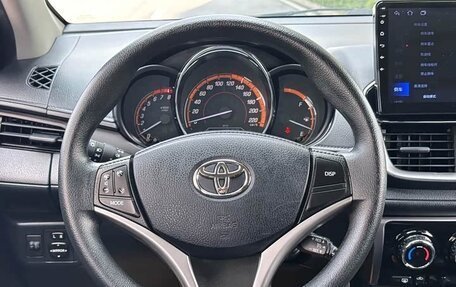 Toyota Yaris, 2022 год, 1 169 000 рублей, 6 фотография