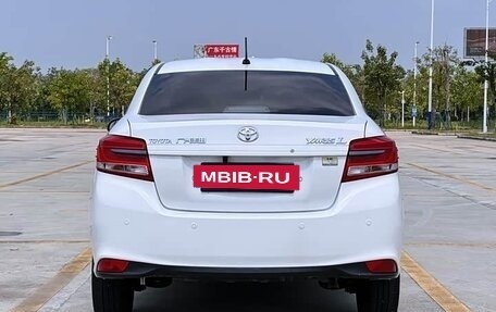 Toyota Yaris, 2022 год, 1 169 000 рублей, 3 фотография