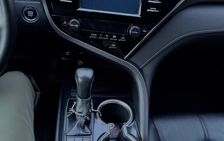 Toyota Camry, 2018 год, 2 250 000 рублей, 10 фотография