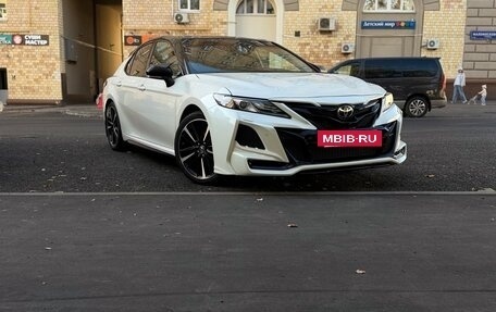 Toyota Camry, 2018 год, 2 250 000 рублей, 2 фотография