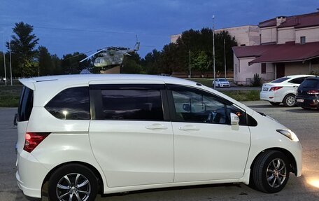 Honda Freed I, 2009 год, 1 120 000 рублей, 5 фотография