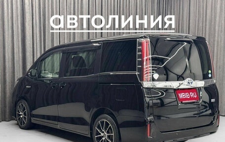 Toyota Noah III, 2020 год, 1 950 000 рублей, 5 фотография