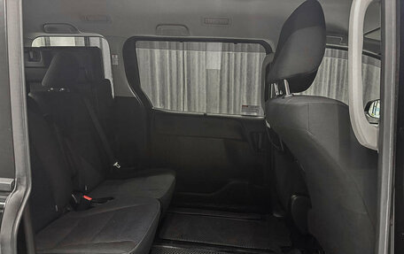 Toyota Noah III, 2020 год, 1 950 000 рублей, 14 фотография