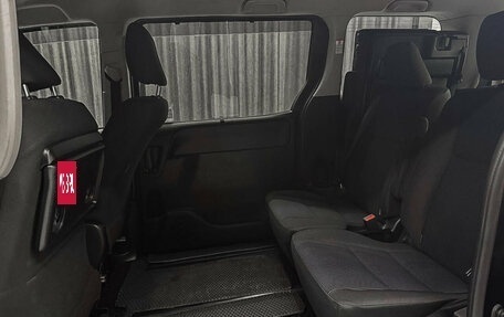 Toyota Noah III, 2020 год, 1 950 000 рублей, 13 фотография