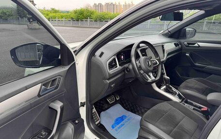 Volkswagen T-Roc I, 2023 год, 1 270 000 рублей, 7 фотография