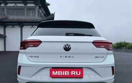 Volkswagen T-Roc I, 2023 год, 1 270 000 рублей, 5 фотография