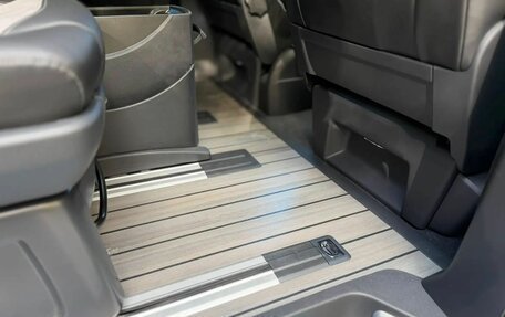 Volkswagen Multivan T6 рестайлинг, 2022 год, 8 900 000 рублей, 14 фотография
