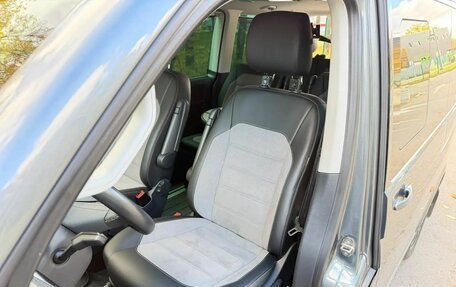 Volkswagen Multivan T6 рестайлинг, 2022 год, 8 900 000 рублей, 20 фотография