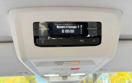 Volkswagen Multivan T6 рестайлинг, 2022 год, 8 900 000 рублей, 30 фотография