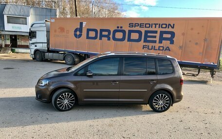 Volkswagen Touran III, 2012 год, 1 250 000 рублей, 2 фотография