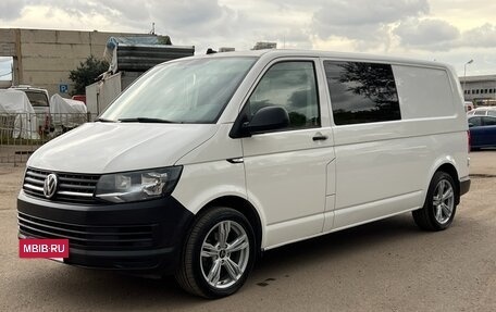 Volkswagen Transporter T6 рестайлинг, 2019 год, 2 700 000 рублей, 3 фотография