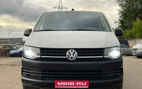 Volkswagen Transporter T6 рестайлинг, 2019 год, 2 700 000 рублей, 4 фотография