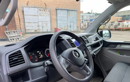 Volkswagen Transporter T6 рестайлинг, 2019 год, 2 700 000 рублей, 7 фотография