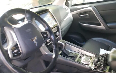 Mitsubishi Pajero Sport III рестайлинг, 2020 год, 3 900 000 рублей, 8 фотография