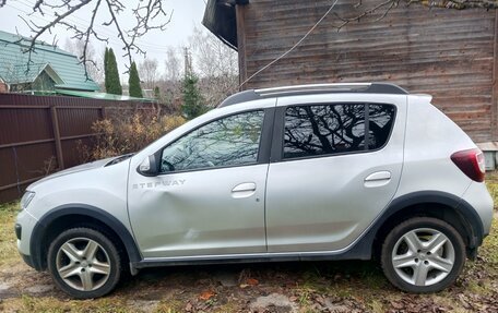 Renault Sandero II рестайлинг, 2015 год, 800 000 рублей, 5 фотография