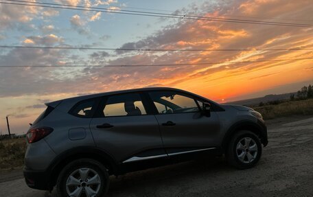 Renault Kaptur I рестайлинг, 2017 год, 1 050 000 рублей, 3 фотография