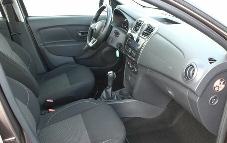 Renault Logan II, 2018 год, 1 135 000 рублей, 12 фотография