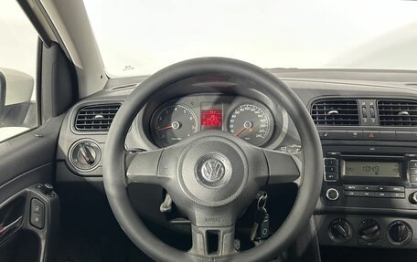 Volkswagen Polo VI (EU Market), 2011 год, 690 000 рублей, 17 фотография