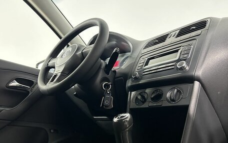 Volkswagen Polo VI (EU Market), 2011 год, 690 000 рублей, 24 фотография